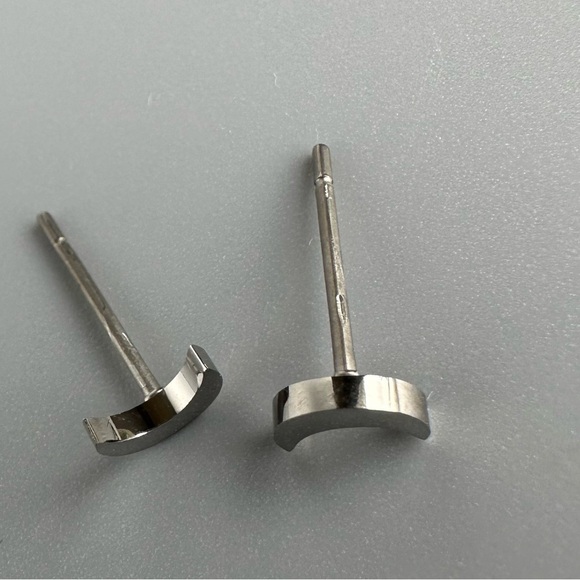 Titanium Crescent Moon Ear Studs - Picture 4 of 7